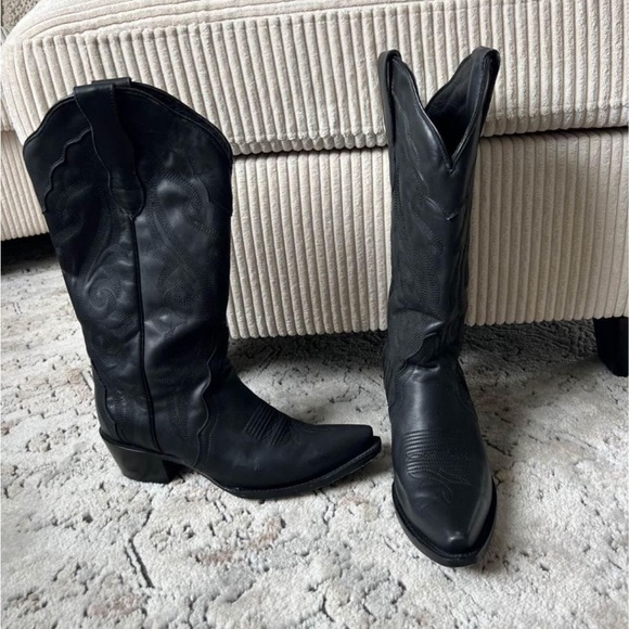 Black Leather Cowboy Boots - Picture 4 of 5